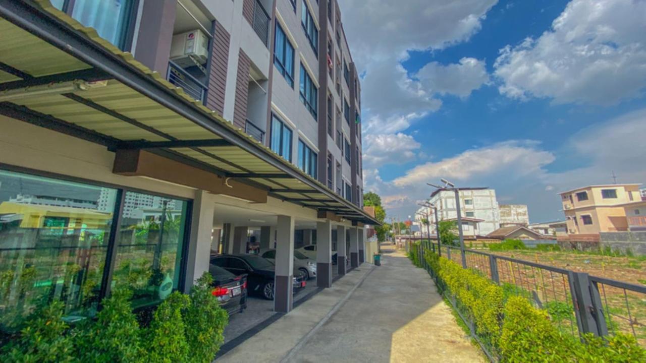 Plearnwan Deluxe Mansion Hotel Bangkok Exterior photo